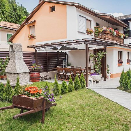 Gotar Apartment With Garden Kobarid Exterior foto