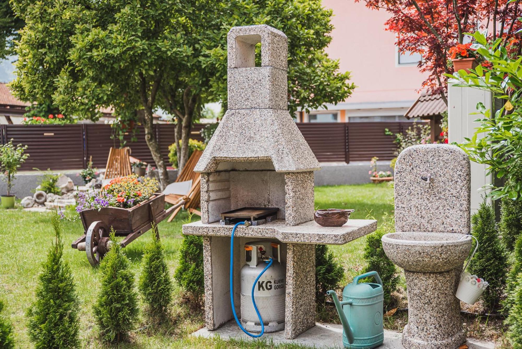 Gotar Apartment With Garden Kobarid Zimmer foto